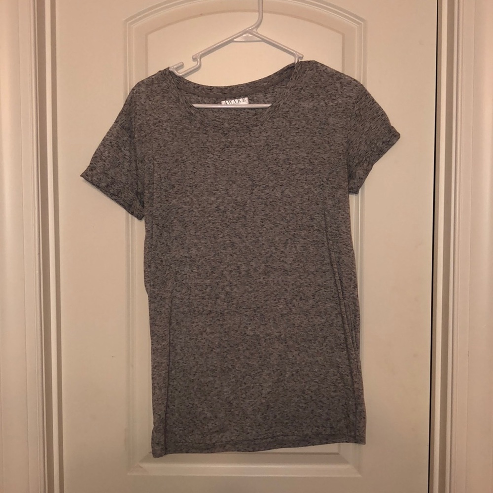 Gray basic tee